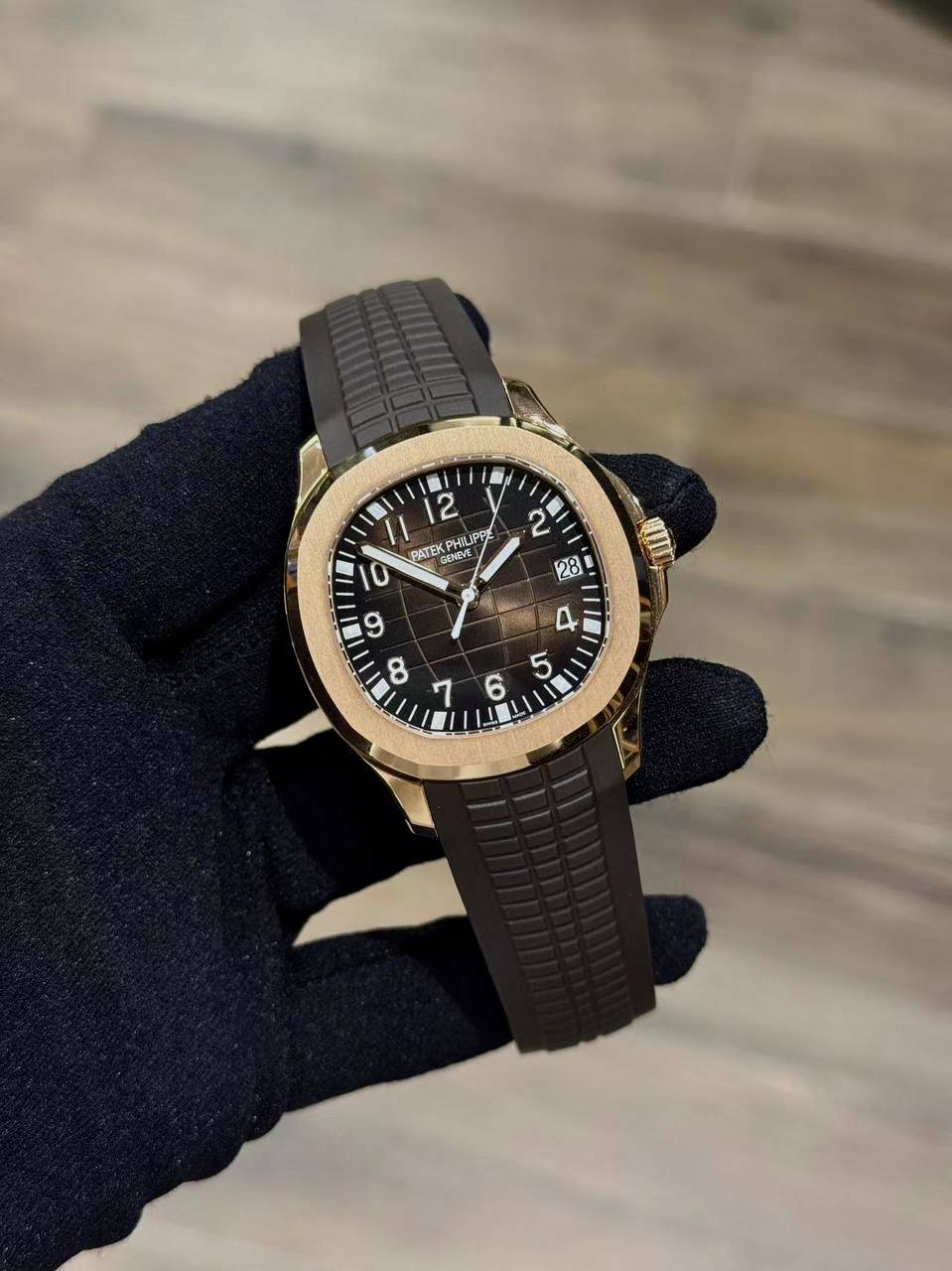 Patek Phillippe Aquanaut Date. Sweep Seconds