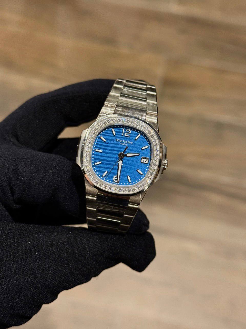 Patek Philippe Nautilus Datę. Central Srconds