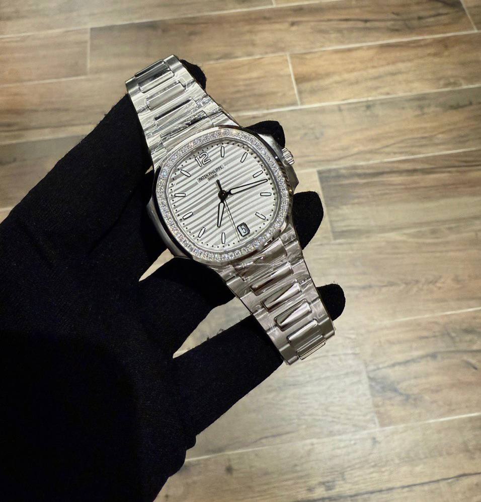 Patek Philippe Nautilus. Self-Winding